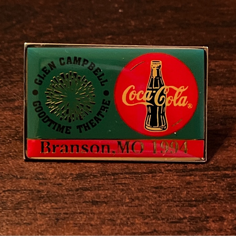 Vintage 1994 Coca-Cola Glen Campbell Goodtime Theatre Branson Missouri Lapel Pin